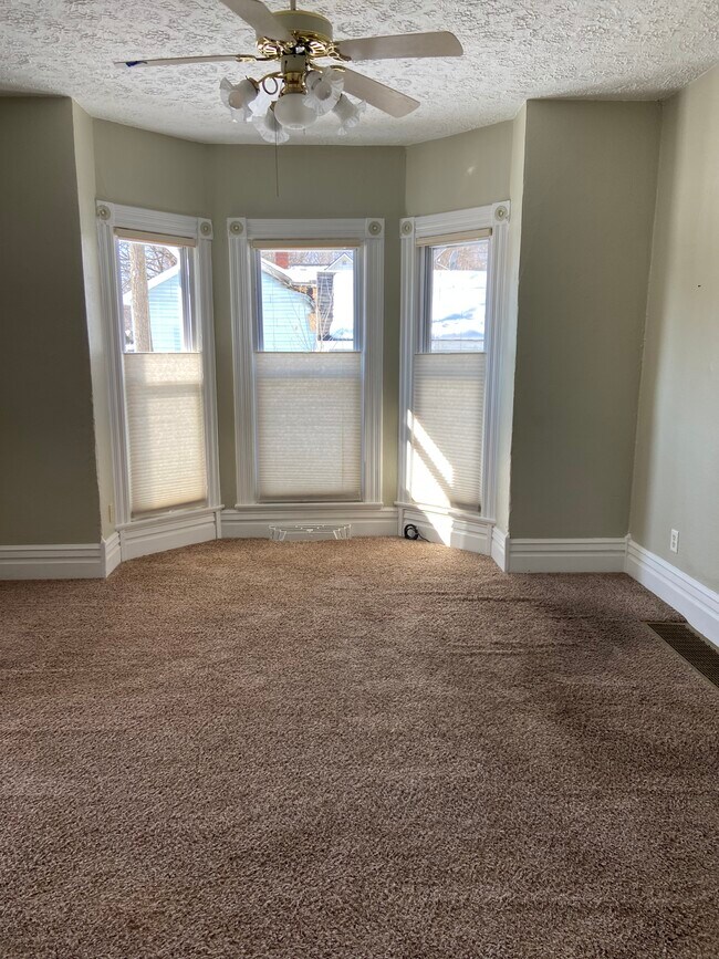 Foto del edificio - 209 E High St