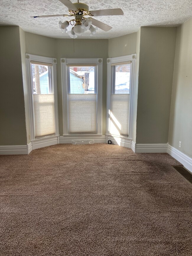 Building Photo - 209 E High St