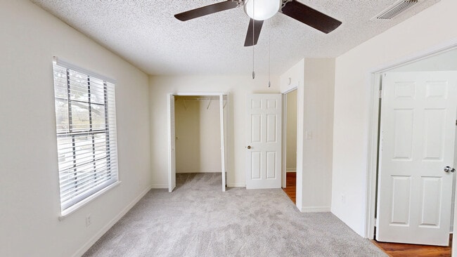 Interior Photo - Cambridge Woods