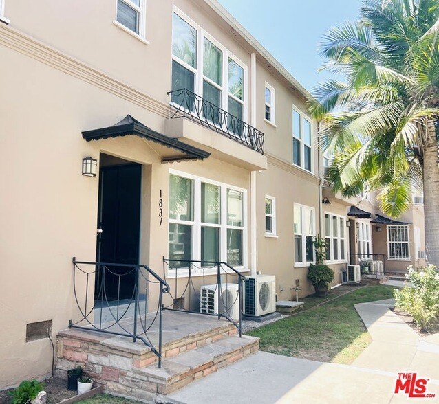 Foto del edificio - 1837 N Normandie Ave