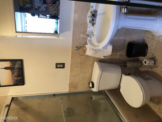 Foto del edificio - 58 Monitor St