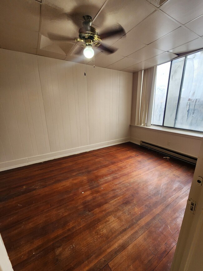 Foto del edificio - 321 N Main St