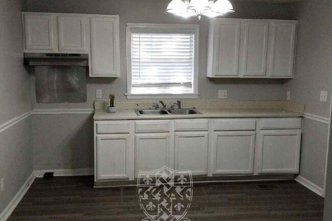 Photo - 330 Vivelle Ave House