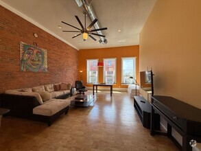 Building Photo - 116 E Prairie Ave