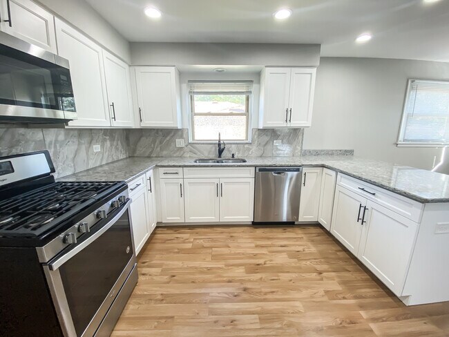 Building Photo - 105 Central Ave