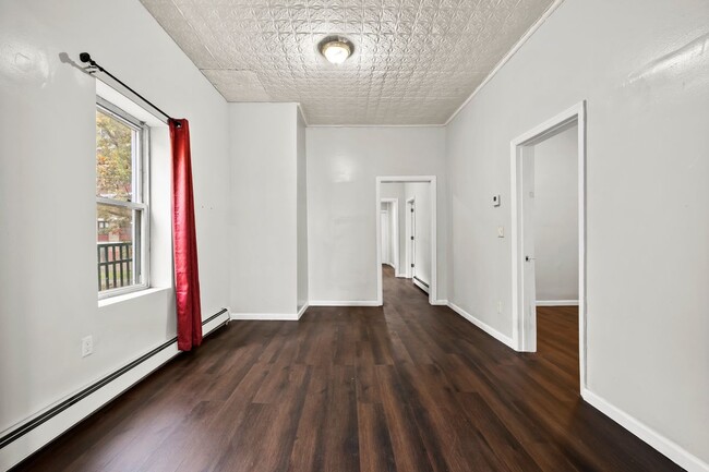 Building Photo - 81 Franklin St