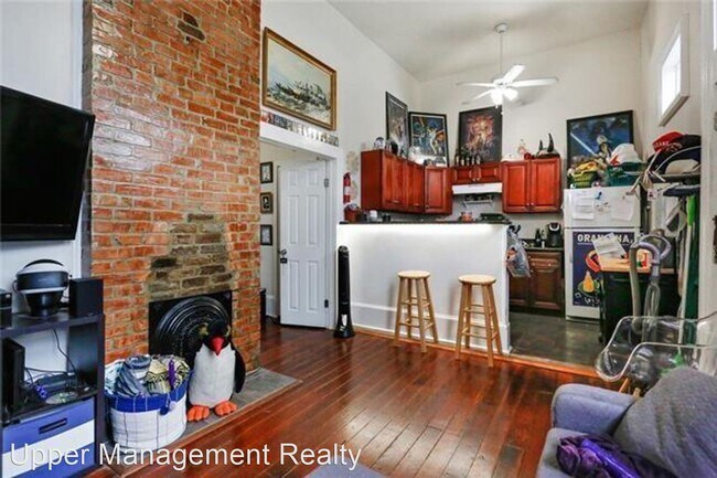 Building Photo - 1 br, 1 bath Apartment - 1217 - 1219 Magaz...