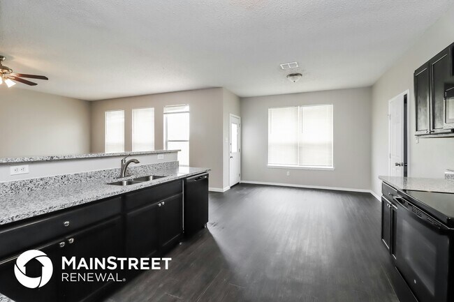 Building Photo - 305 Arbor Glen Dr