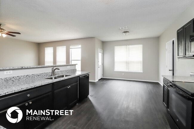 Foto del edificio - 305 Arbor Glen Dr