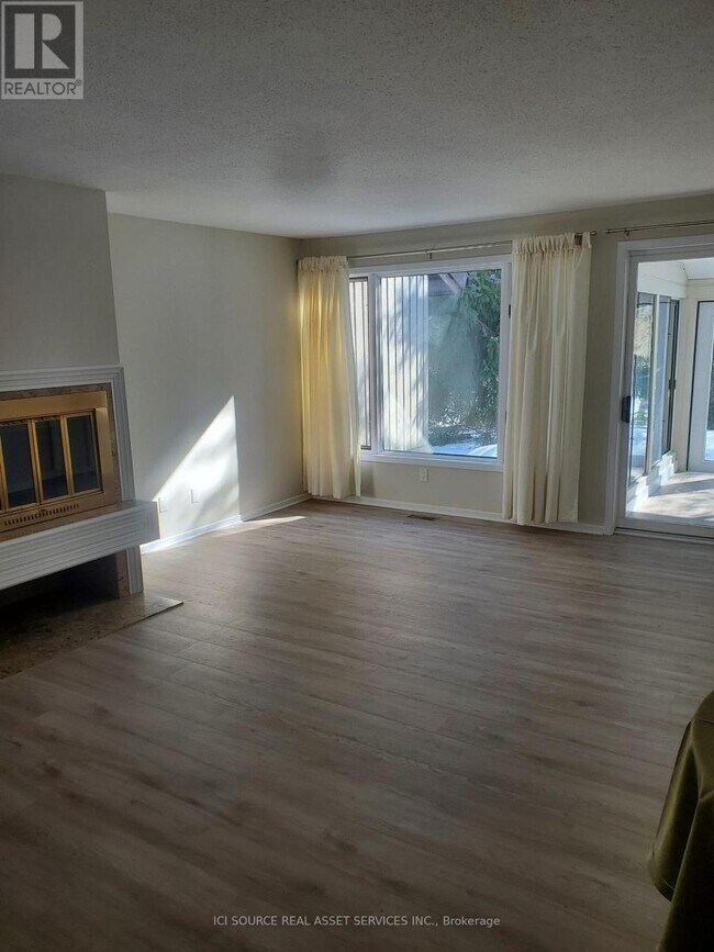 Photo du bâtiment - 15 Torrey Pines Ct