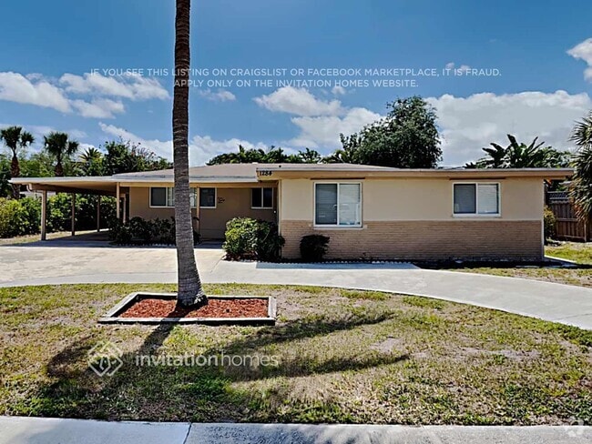 Building Photo - 1284 NW 5th St