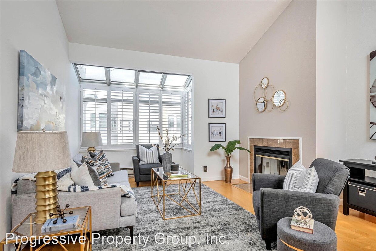 Primary Photo - 2 br, 2 bath House - 2075 Sutter Street Un...