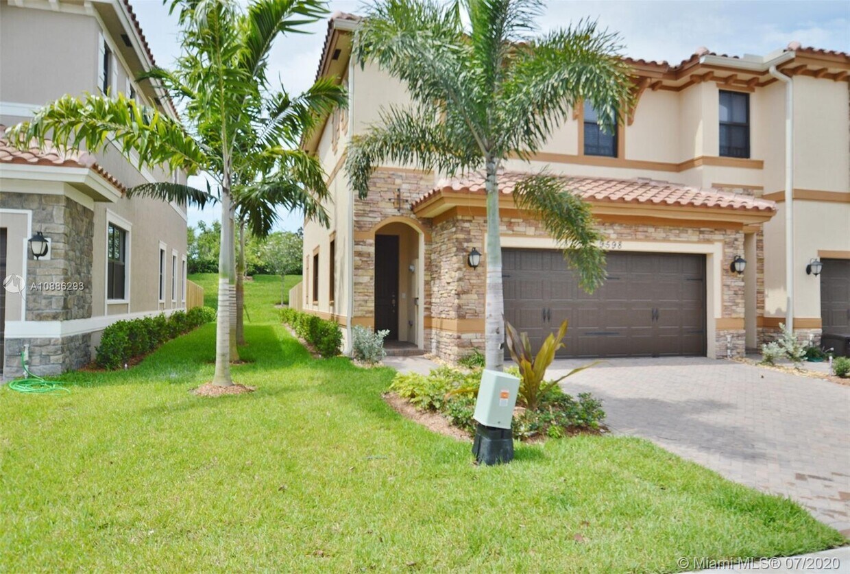 9598 Town Parc Cir S, Parkland, FL 33076 Townhome Rentals in Parkland