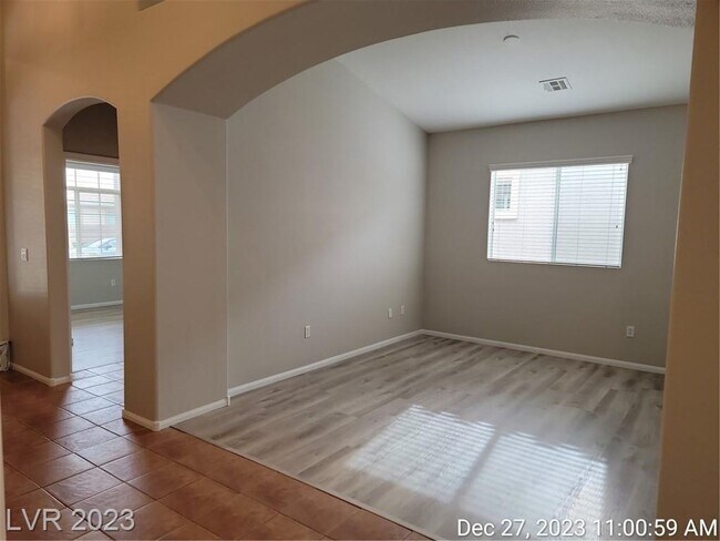 Foto del edificio - SW SINGLE STORY LOCATED IN GATED COMMUNITY!!