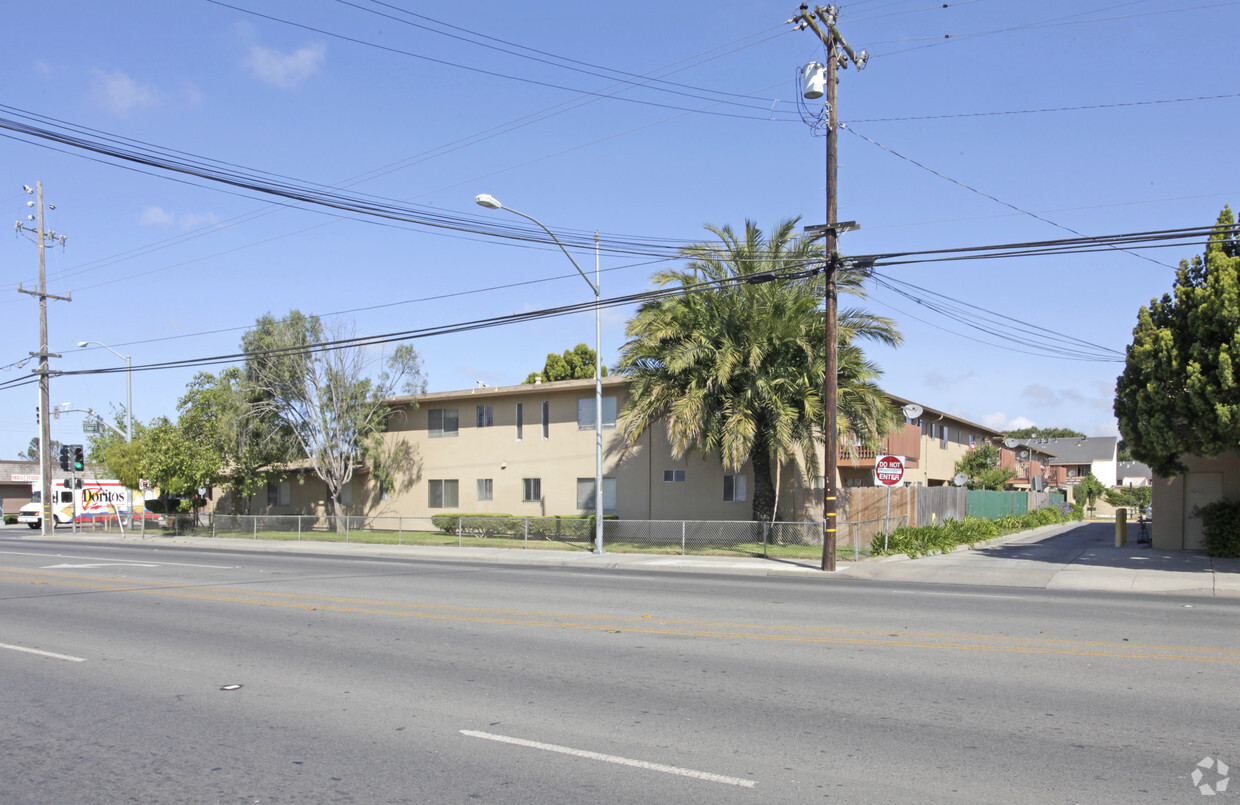 Building Photo - Laurelwood Apartments