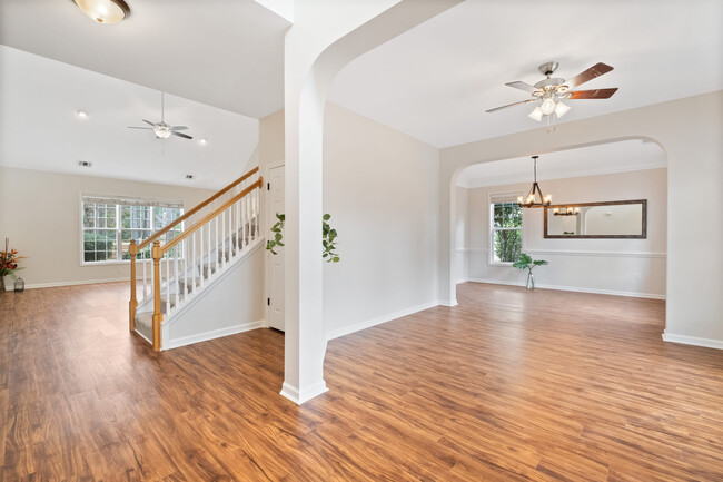 Building Photo - 154 Pinecrest Dr