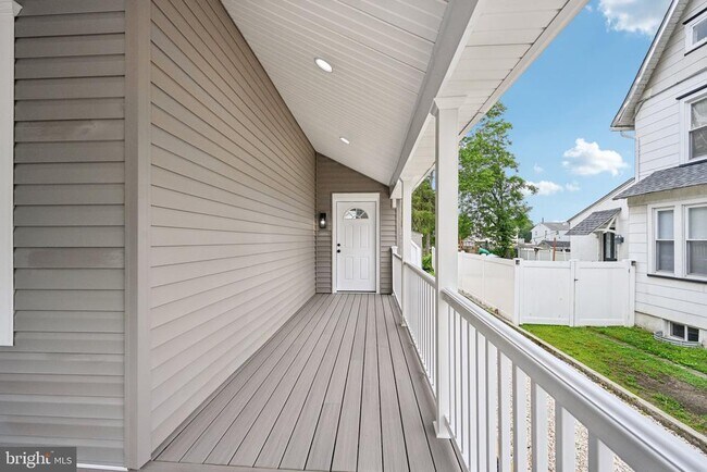 Building Photo - 3547 Finlaw Ave