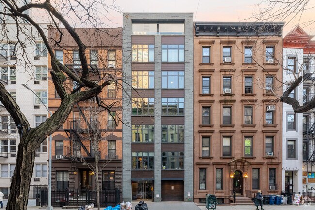 Building Photo - 318 W 47th St