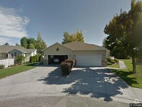 Building Photo - 945 Summerset Ct