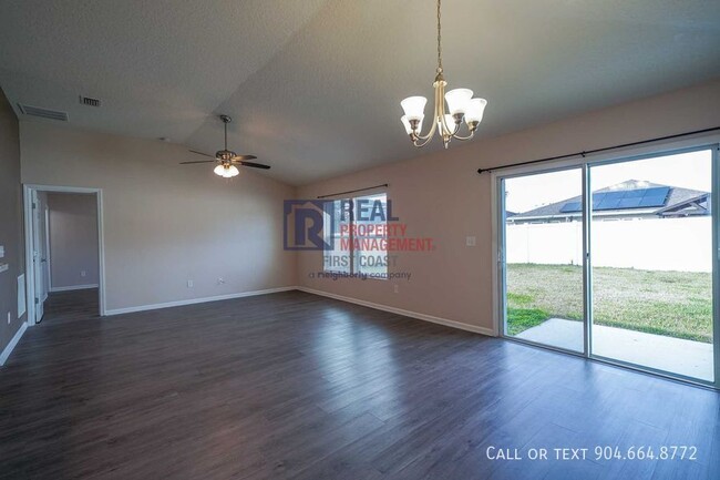 Building Photo - Wonderful 3-Bed, 2-Bath Home with Amenitie...