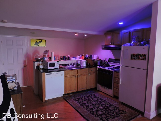 Building Photo - 400 Warner St