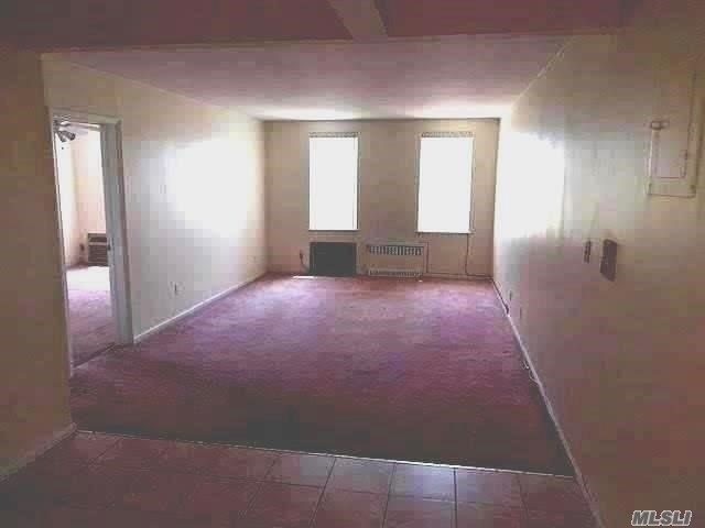 Building Photo - 302 Longacre Ave