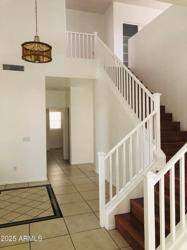 Foto del edificio - 9940 E Medina Ave