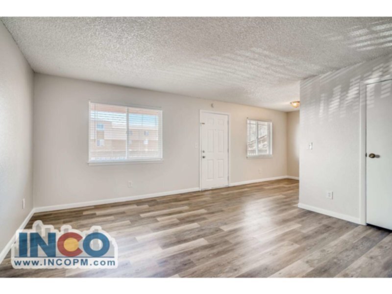 Primary Photo - Lovely 2 bedroom near Riverpoint shopping!!
