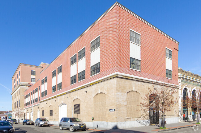 Building Photo - Imperial Court