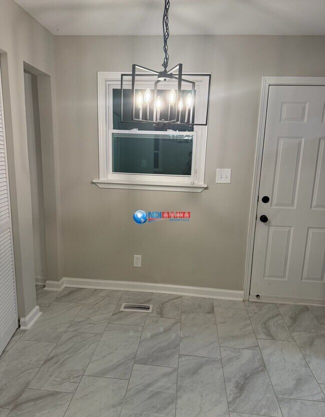 Building Photo - Newly renovated ranch near Norris Lake in Snellville