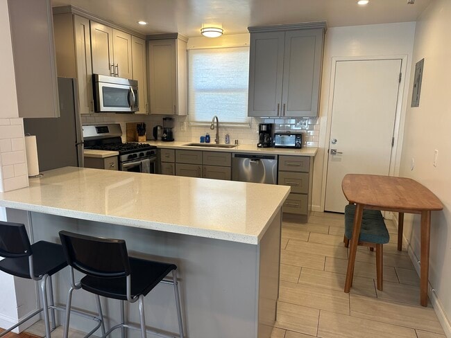 Building Photo - 2449 Florencita Dr W