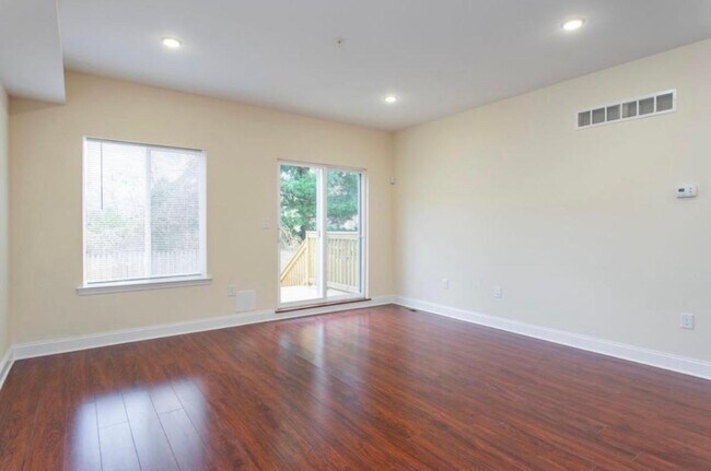 Foto del edificio - 1641 W Stiles St