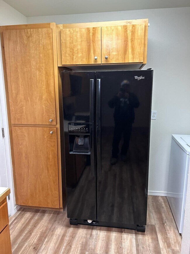 Foto del edificio - 1923 NE Derek Dr