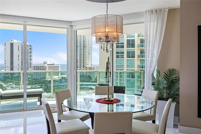 Foto del edificio - 250 Sunny Isles Blvd
