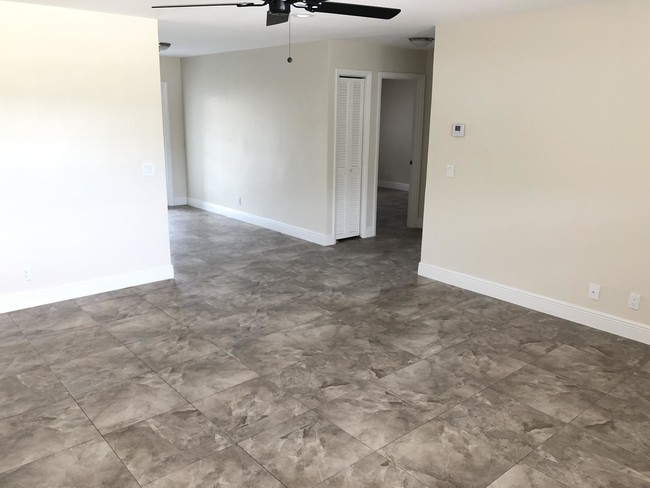 Building Photo - 3076 Prince Dr