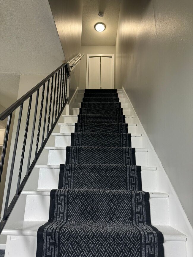 Foto del edificio - 1315 N Dowling Ave