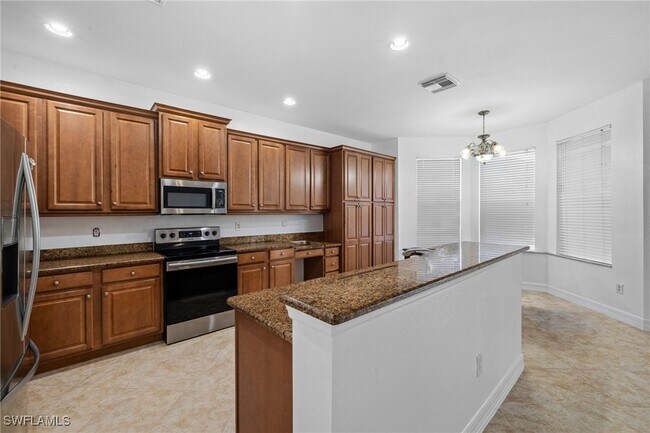 Building Photo - 10391 Carolina Willow Dr