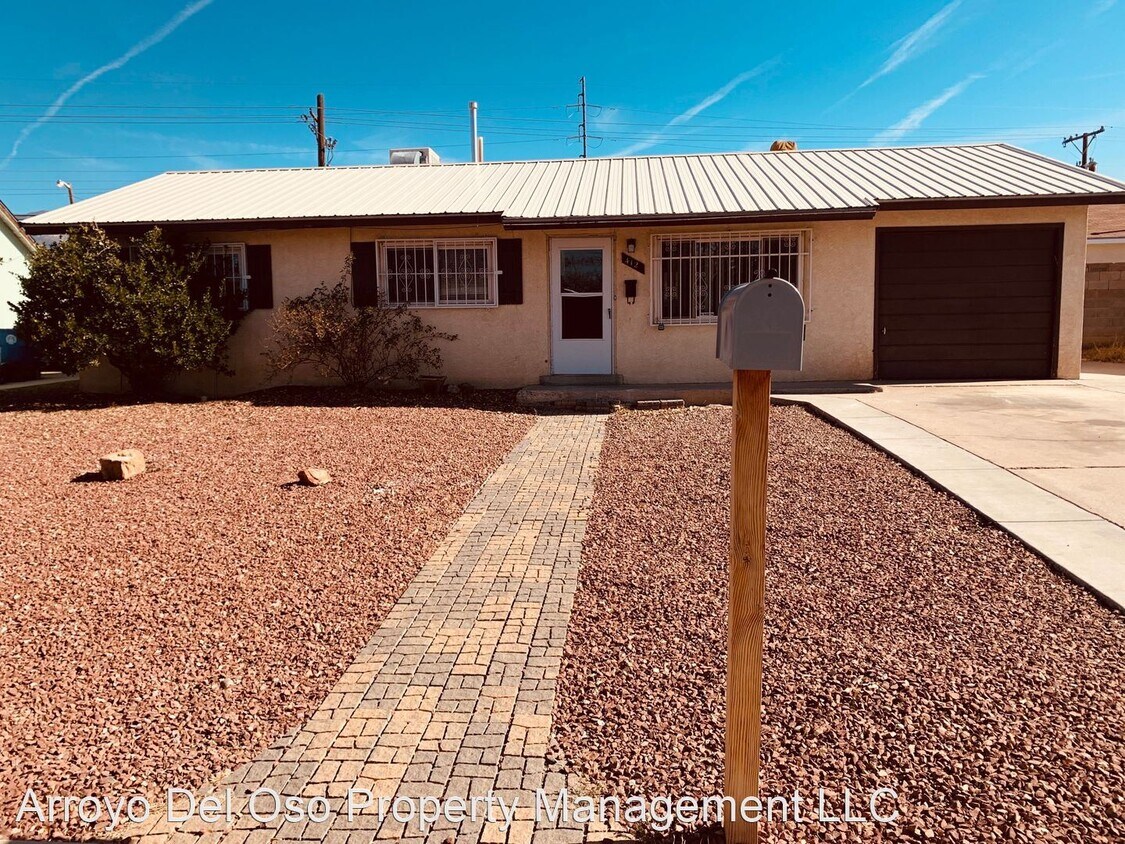 Primary Photo - 3 br, 1 bath House - 412 Buena Ventura PL NE