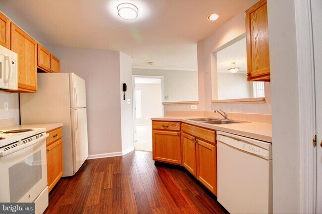 Building Photo - 500 Marshall Ct