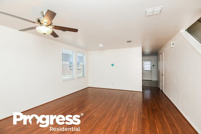 Building Photo - 740 Riverflat Dr