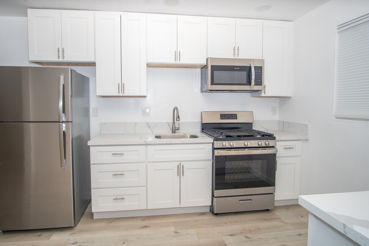 Foto principal - 6729 Kelly St