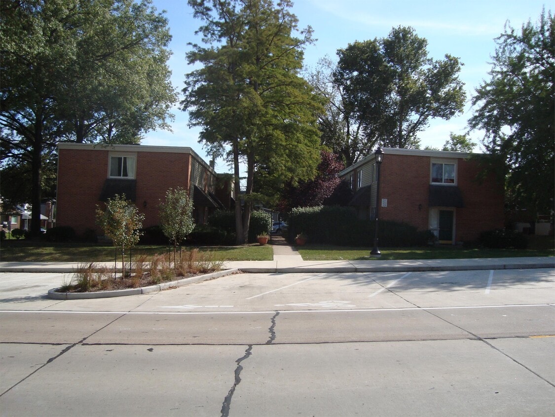 7632 Dale Ave Unit 7632, Richmond Heights, MO 63117 Apartment for