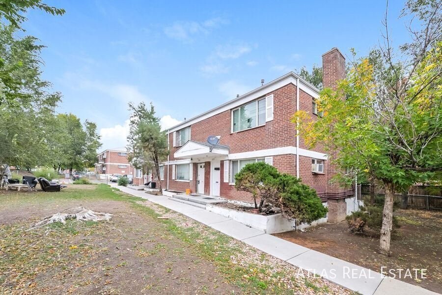 Photo - 1861 W Mosier Place-B