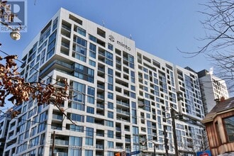 Building Photo - 27 Bathurst St