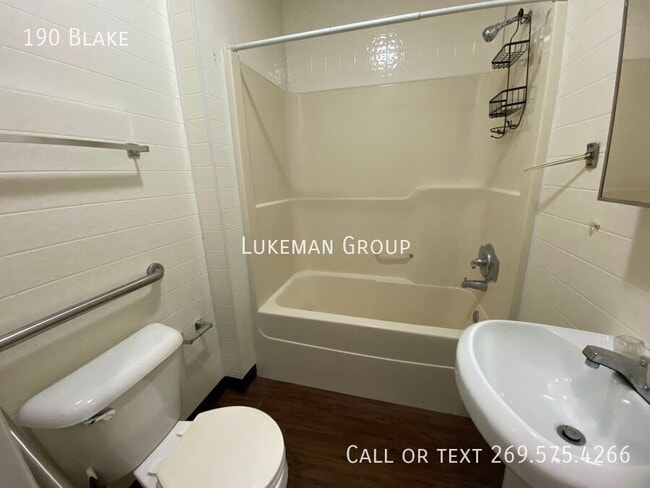Building Photo - 190 Blake-