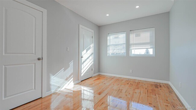 Foto del edificio - 436 E 5th St