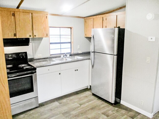 Foto del edificio - 2 Bedroom 1 Bathroom Manufactured  Home Re...