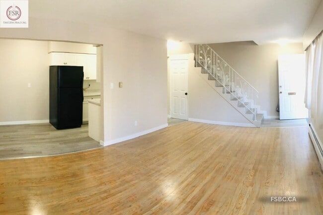 Building Photo - 4394 Maywood St