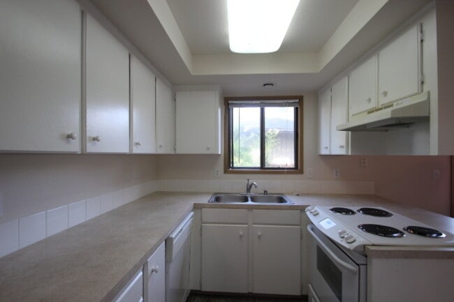 Building Photo - 3107 NE Whitman Ave