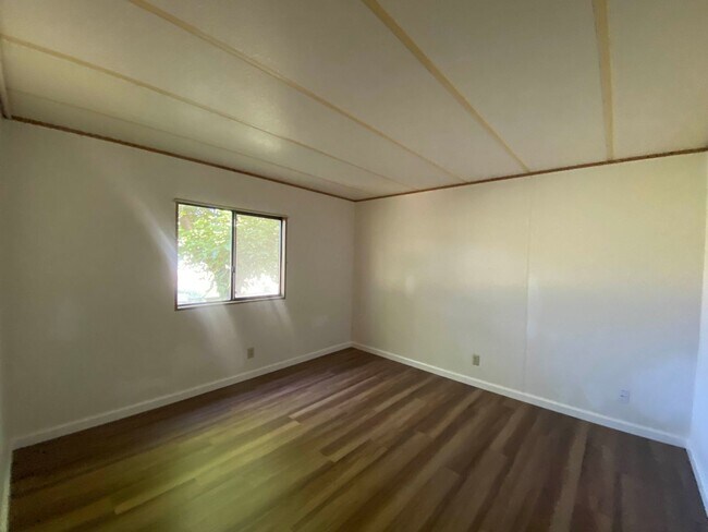 Foto del edificio - Country Living at it's finest 4.81ac prope...